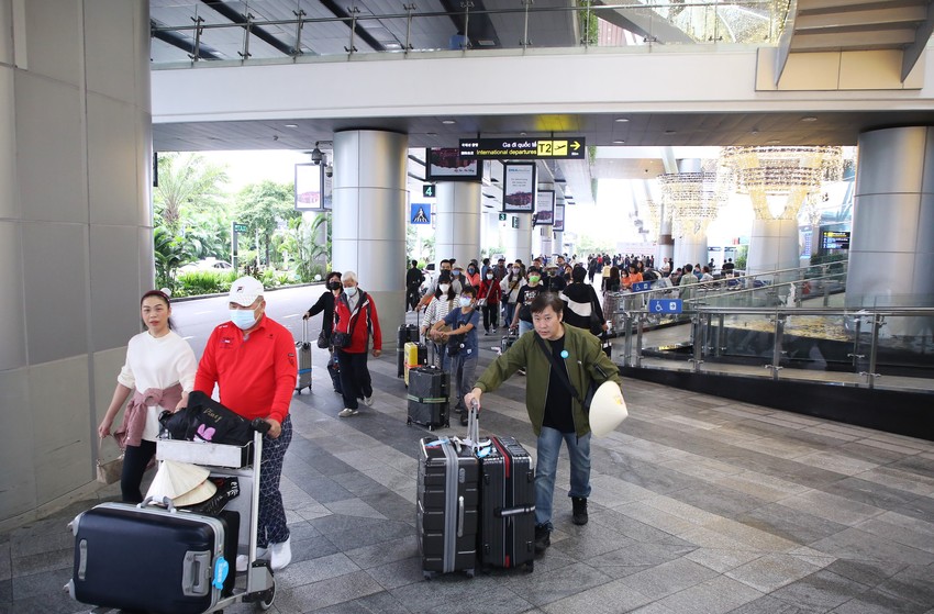 Hơn 15.000 du khách xông đất Đà Nẵng ngày đầu năm mới qua đường hàng không - Ảnh 11.