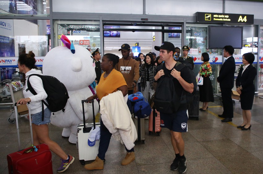Hơn 15.000 du khách xông đất Đà Nẵng ngày đầu năm mới qua đường hàng không - Ảnh 1.