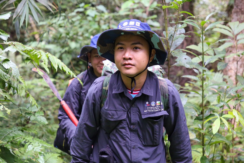 Vào rừng Tây Giang cùng biệt đội phá bẫy: Những ngày “ăn gió, nằm sương” để giải cứu động vật hoang dã - Ảnh 11.