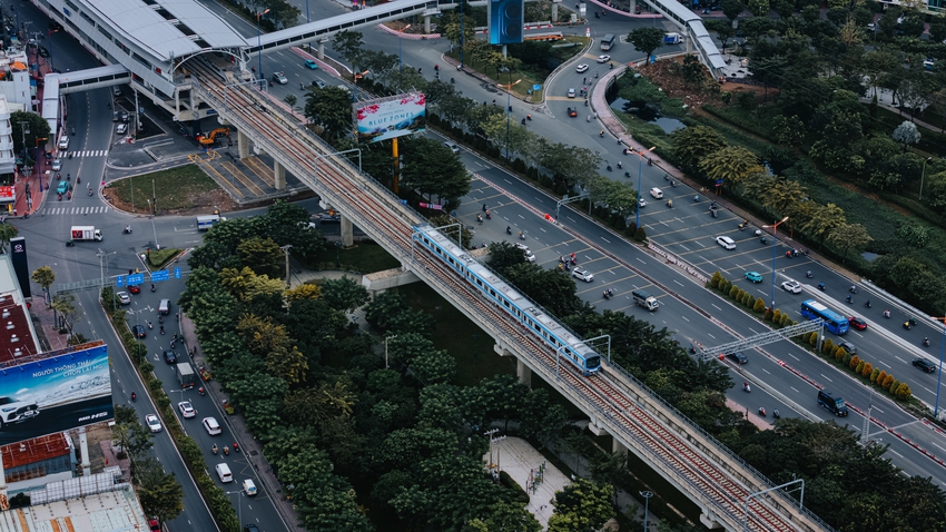 Ngỡ ngàng khung cảnh bên trong Metro số 1 trong những ngày người dân được trải nghiệm: "Còn hơn trong phim"- Ảnh 2.