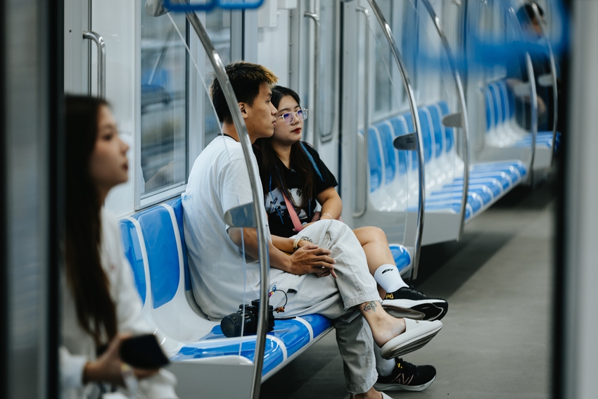 Ngỡ ngàng khung cảnh bên trong Metro số 1 trong những ngày người dân được trải nghiệm: "Còn hơn trong phim"- Ảnh 22.