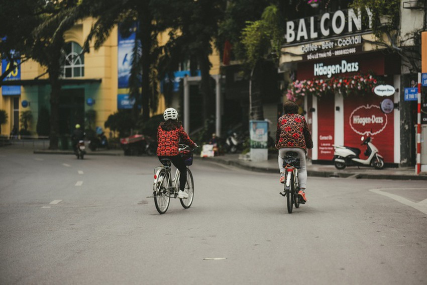 H&agrave; Nội s&aacute;ng sớm đầu ti&ecirc;n năm Gi&aacute;p Th&igrave;n: Vắng vẻ lạ thường m&agrave; sao đẹp v&agrave; y&ecirc;u đến thế! - Ảnh 16.