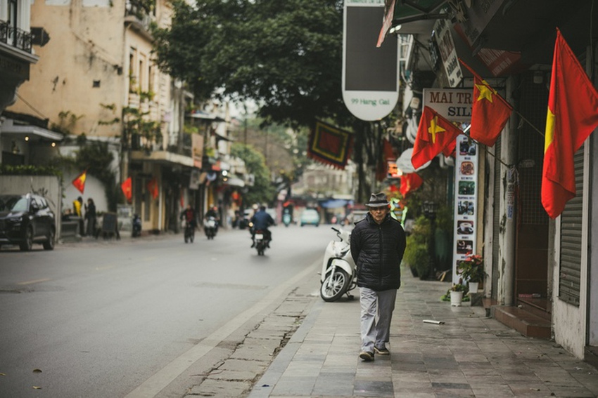 H&agrave; Nội s&aacute;ng sớm đầu ti&ecirc;n năm Gi&aacute;p Th&igrave;n: Vắng vẻ lạ thường m&agrave; sao đẹp v&agrave; y&ecirc;u đến thế! - Ảnh 15.