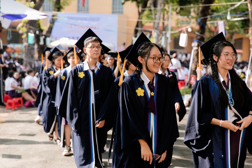 Bế giảng tại ngôi trường 111 năm tuổi, lâu đời bậc nhất Việt Nam: Lễ phục tốt nghiệp không thể ý nghĩa hơn! - Ảnh 12.