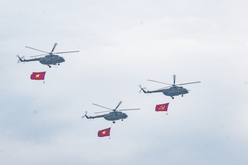 Những ánh mắt tràn ngập tự hào của quân và dân ta trong lễ diễu binh, diễu hành kỷ niệm 70 năm Chiến thắng Điện Biên Phủ - Ảnh 26.