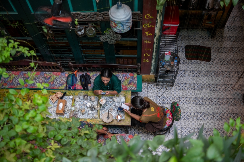 Chuyện anh chủ quán ám ảnh với "làng ung thư" của quê mình, quyết tâm mở quán cafe làm từ... rác ở Hà Nội- Ảnh 9.