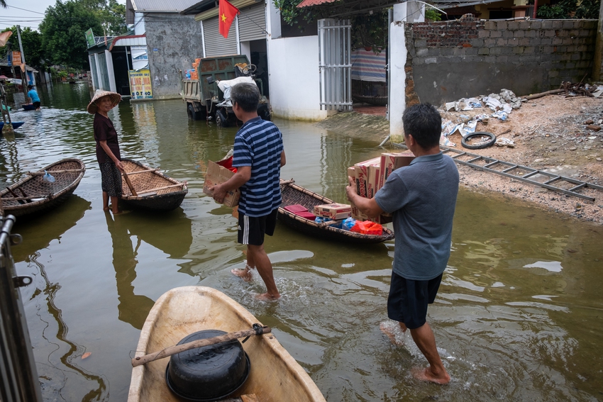 Toàn cảnh cuộc sống người dân ngoại thành Hà Nội bên trong những ngôi nhà nằm giữa "rốn lũ" Chương Mỹ - Ảnh 14.