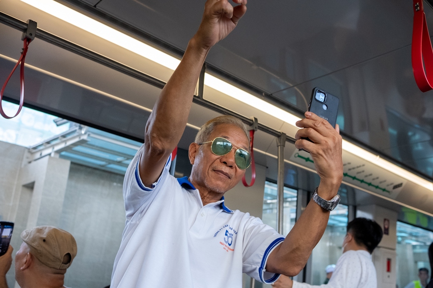 Metro Nhổn - ga Hà Nội bắt đầu đón những vị khách đầu tiên, nhiều trải nghiệm vô cùng thú vị!- Ảnh 27.