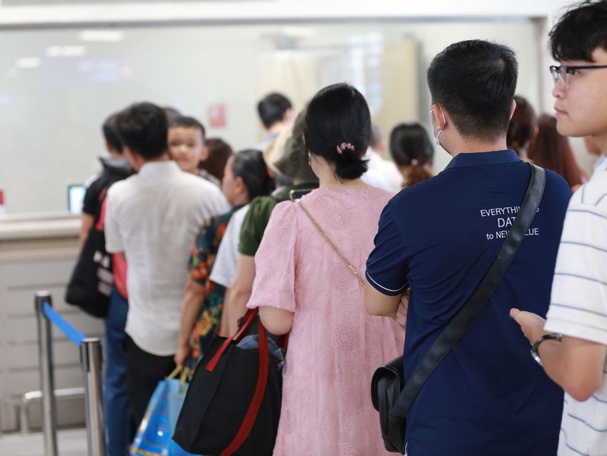 Metro Nhổn - ga Hà Nội bắt đầu đón những vị khách đầu tiên, nhiều trải nghiệm vô cùng thú vị!- Ảnh 11.