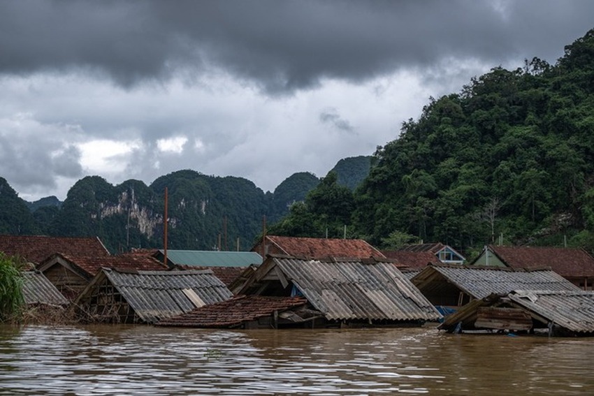 Lạ kỳ nơi người dân “sống vui với lũ” và chuyện nữ doanh nhân đứng sau những căn nhà “không bao giờ chìm” ở miền Trung- Ảnh 9.