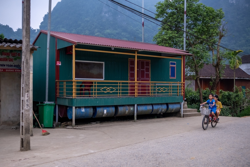 Lạ kỳ nơi người dân “sống vui với lũ” và chuyện nữ doanh nhân đứng sau những căn nhà “không bao giờ chìm” ở miền Trung- Ảnh 23.