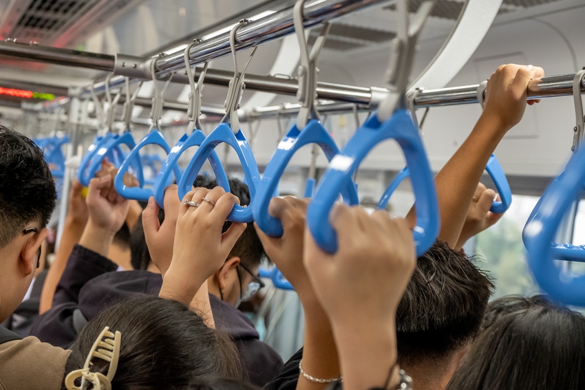 Hình ảnh ở Metro Bến Thành - Suối Tiên trong ngày đầu tiên thu phí- Ảnh 15.