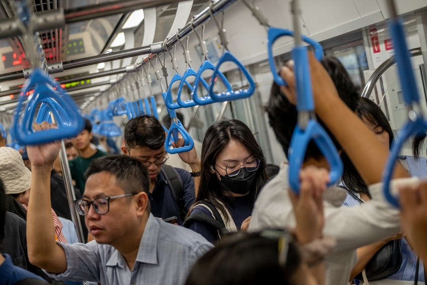 Hình ảnh ở Metro Bến Thành - Suối Tiên trong ngày đầu tiên thu phí- Ảnh 14.