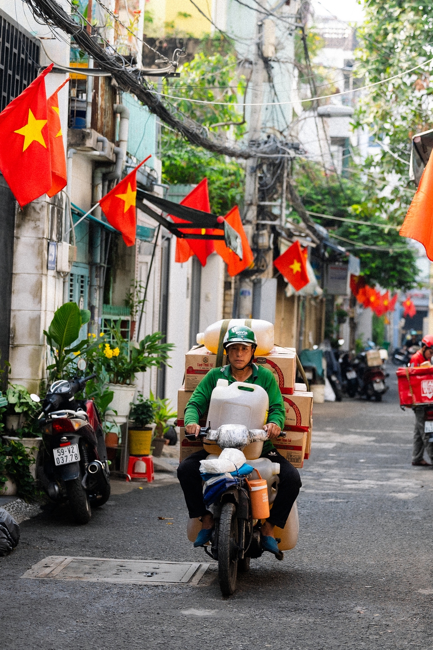 Ở lại S&agrave;i G&ograve;n trong những ng&agrave;y &ldquo;rất Tết&rdquo;- Ảnh 16.