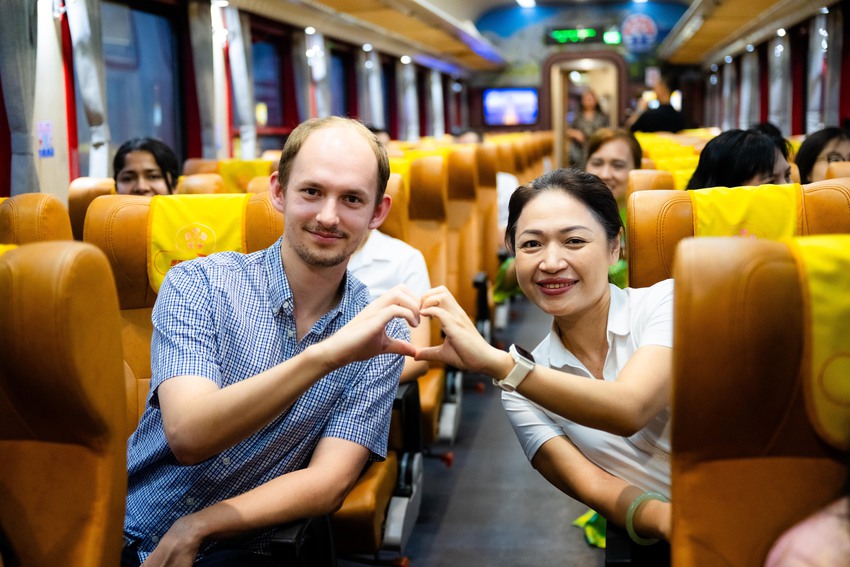 Điều đặc biệt diễn ra s&aacute;ng nay: Chuyến t&agrave;u đầu ti&ecirc;n đưa b&aacute;c sĩ từ H&agrave; Nội đến Bệnh viện Bạch Mai cơ sở 2 l&agrave;m việc - Ảnh 5.