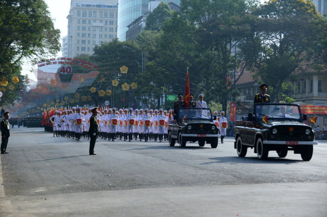 6000-nguoi-tham-gia-tong-duyet-dieu-binh-mittinh-mung-30-4_20150426183713133.jpg