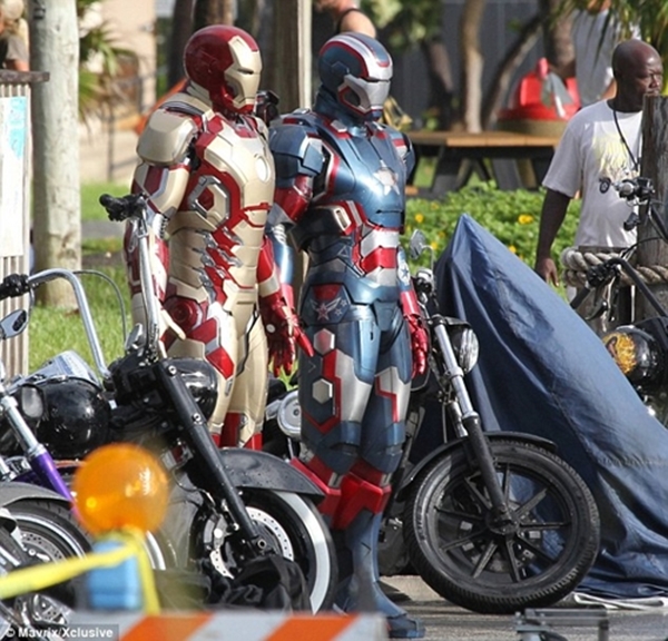 "Iron-Man 3" dụ khị fan ấn "like" 2