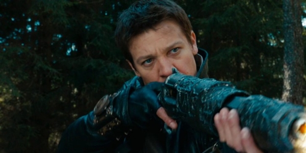 "Hawkeye" Jeremy Renner đi săn phù thủy 4