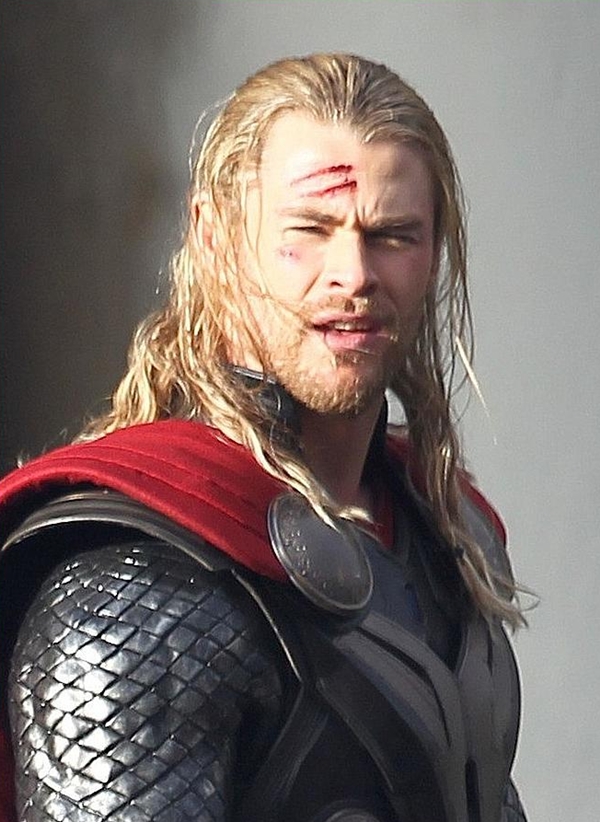 Đoàn quân hắc ám đổ bộ phim trường "Thor 2" 4