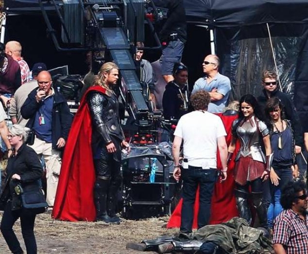 "Thor 2" đào sâu mối quan hệ của Thần Sấm 6