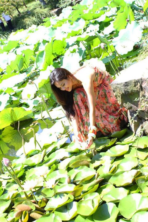 hoang-my-dien-ao-dai-noi-bat-o-buoi-tiec