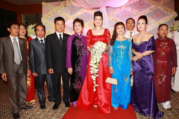 chu-re-hon-ma-thuy-vinh-sau-khi-trao-nhan