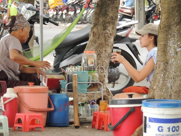 bat-gap-midu-tren-pho-co-ha-noi