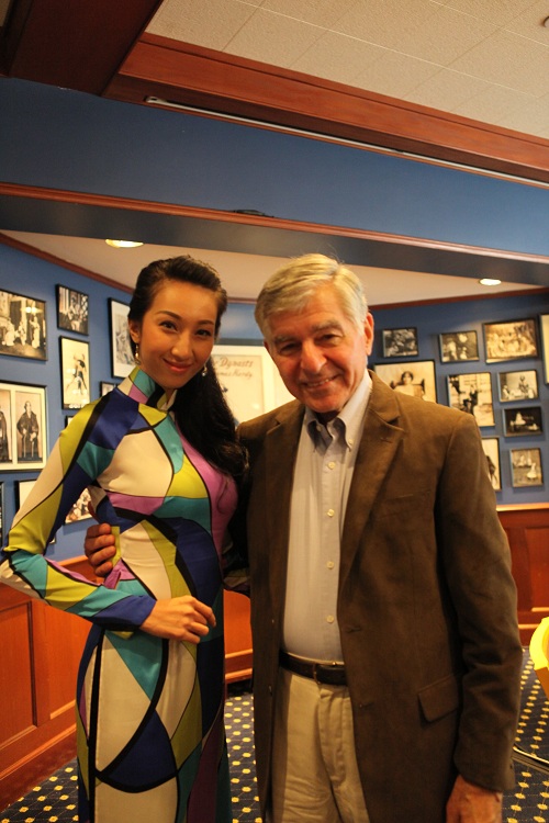 leu-phuong-anh-xung-xinh-ao-dai-o-harvard