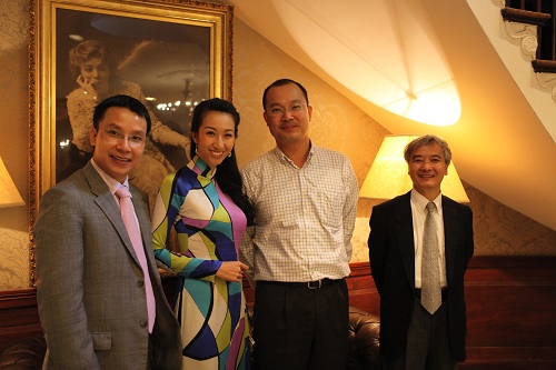 leu-phuong-anh-xung-xinh-ao-dai-o-harvard