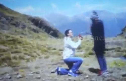 Lộ ảnh Louis cầu hôn Hà Tăng trên núi 1