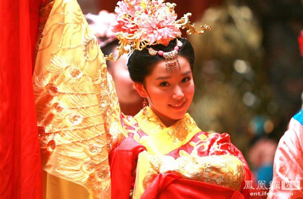 &Aacute;c nữ "T&acirc;n Ho&agrave;n Ch&acirc;u" n&oacute;i kh&ocirc;ng với "Thi&ecirc;n long" 2