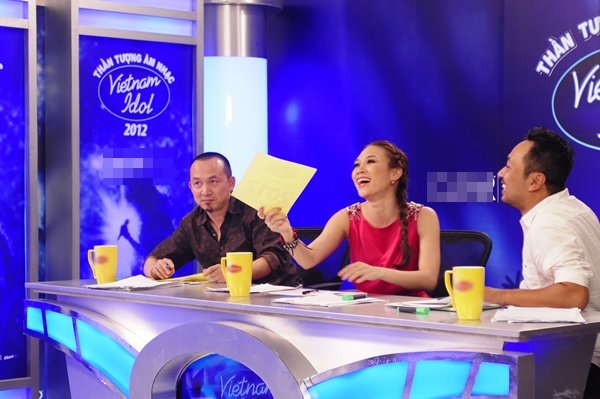 vietnam-idol-len-song-trong-con-bao-the-voice