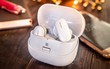 Không phải mỗi Airpods Pro mới có chống ồn và nghe âm thanh nền, 6 mẫu tai True Wireless này đã tích hợp từ lâu, giá chỉ từ 1.85 triệu