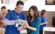 Nhân viên Vingroup được tặng Vsmart miễn phí, còn nhân viên Apple liệu có nhận về iPhone dễ dàng như vậy?