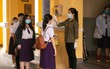 Ngày đầu đi học lại, học sinh, sinh viên hốt hoảng: 3 tháng ngủ trễ quen rồi, giờ tập dậy sớm thật khó