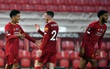 Mưa bàn thắng xuất hiện ở Anfield trong ngày Liverpool đánh bại Chelsea, đường hoàng tổ chức màn nâng cúp Premier League sau 30 năm chờ đợi