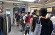 Black Friday tại Hà Nội và Sài Gòn: Gian hàng vừa mở cửa 10 phút, khách đã xếp hàng chờ... thanh toán