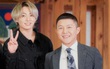Jungkook (BTS) chụp hình thân thiết cùng MC từng làm tổn thương mình