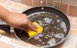 2 thói quen nấu ăn xấu có thể làm tăng nguy cơ mắc ung thư, sửa ngay trước khi quá muộn