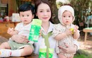 "Trốn chồng" đi chơi nhưng không đi một mình: Sam vừa vui hè, vừa “cứu nguy” làn da cho con