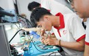 Vì sao nghề sửa chữa điện thoại, laptop vẫn “hot” suốt 10 năm qua?