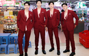 Dàn “Soái ca” nổi bật tặng hoa hồng cho các chị em tại Winmart