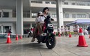 Học sinh Hà Nội thích thú lái thử xe máy điện VinFast, góp phần lan tỏa lối sống xanh