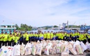 ACB tham gia dọn rác bãi biển trong Ngày Vì môi trường Phú Quốc