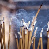 5 thời điểm nên thắp hương