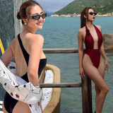 Bỏng mắt ngắm Huyền Lizzie diện áo tắm, khoe body nuột 0% mỡ thừa