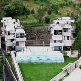 Dốc sạch 6,5 tỷ tiền tiết kiệm, hai chị em trung niên xây nhà ở quê cho 8 người sống chung khi về già