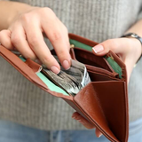 Trong ví có 4 vật này thì giữ cho kỹ, vứt đi kẻo rút lộc, mất vận