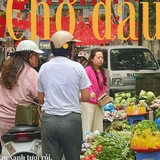 Đi chợ những ngày đầu tiên của năm: Không thiếu thứ gì, bún - phở - rau xanh đắt hàng