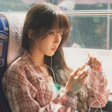 Nữ chính phim Hàn gây sốt Việt Nam: Nhan sắc mỏng manh nhìn muốn che chở, gu thời trang "nghệ" như cảnh phim